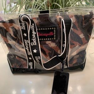 Betseyville woman purse